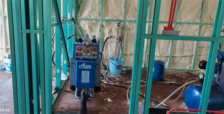 聚氨酯發(fā)泡機(jī) 聚氨酯發(fā)泡機(jī)