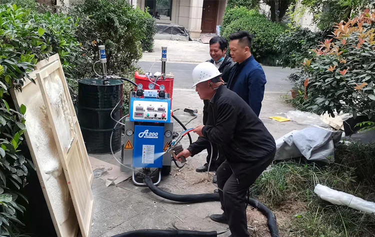 聚氨酯噴涂設(shè)備 聚氨酯噴涂設(shè)備