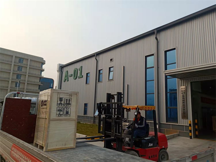 小型聚氨酯發(fā)泡機 小型聚氨酯發(fā)泡機