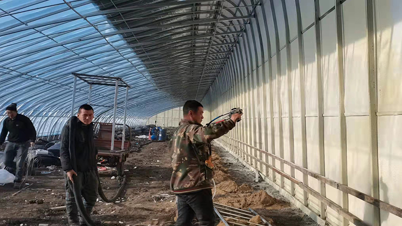 聚氨酯噴涂彩鋼板房保溫隔熱