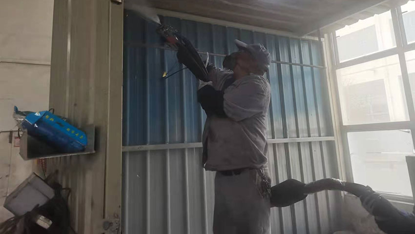 彩鋼板防水防腐設(shè)備_聚脲噴涂機(jī)-京華邦威 彩鋼板防水防腐設(shè)備_聚脲噴涂機(jī)-京華邦威